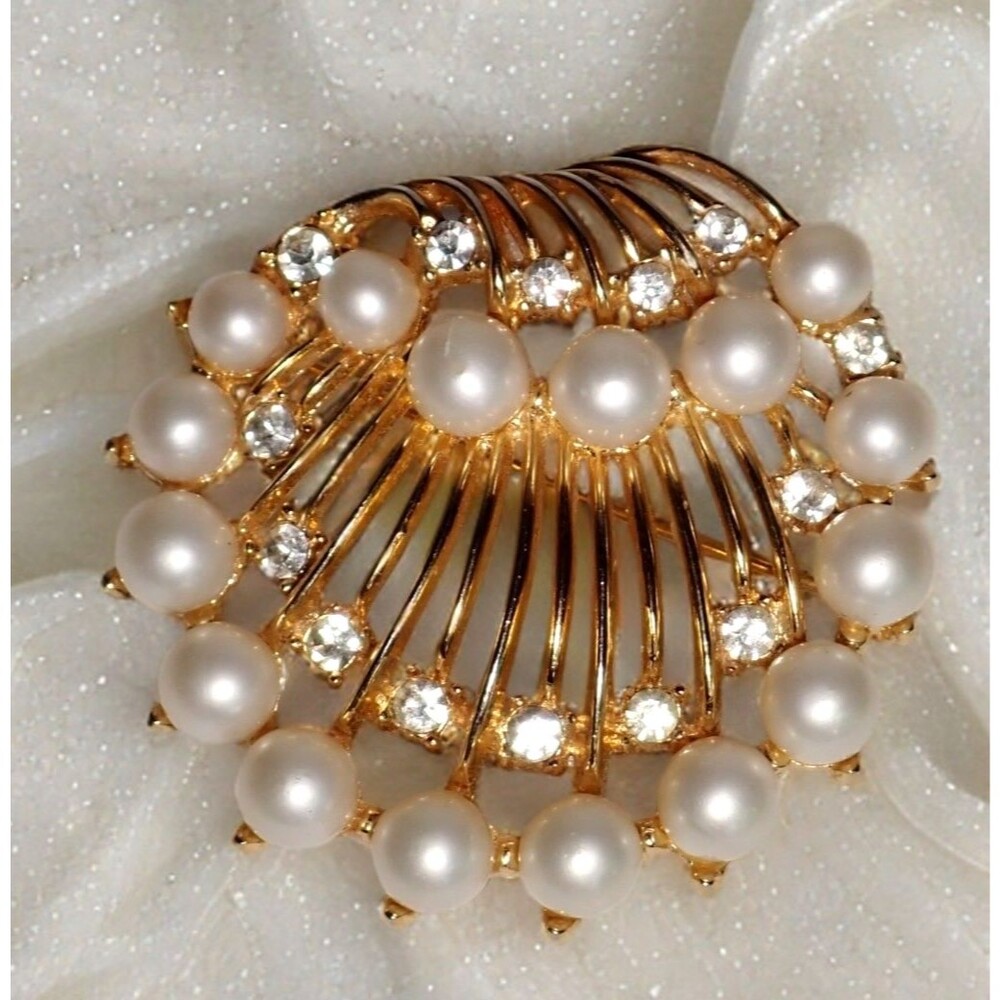 Crown Trifari Brooch with Faux Pearl & Rhinestone Accents Seahell Signed Pin